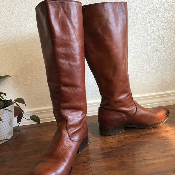 W’s 9.5 Frye Melissa Button Zip Boots -
Cognac - Picture 10 of 16